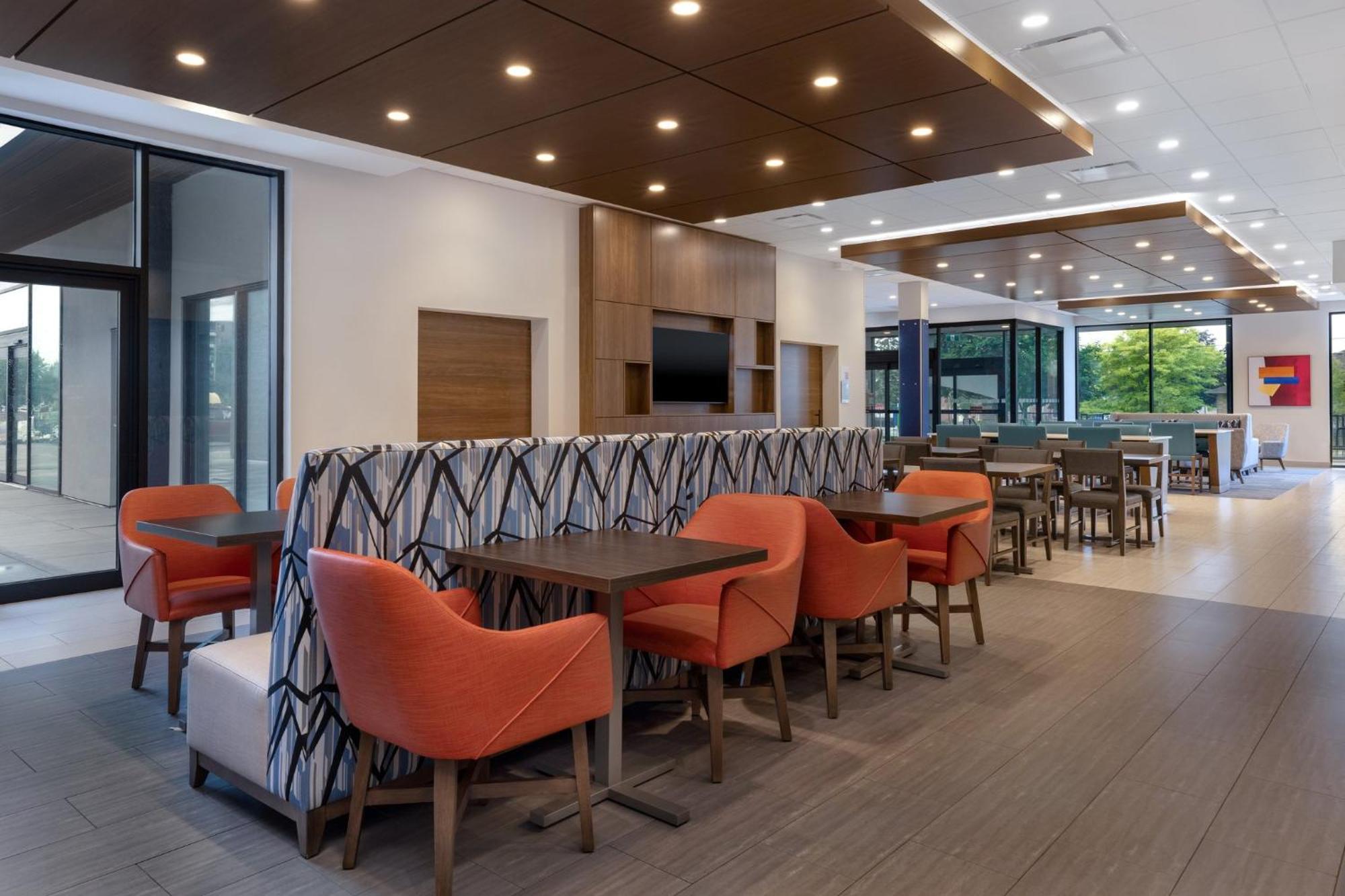 Holiday Inn Express & Suites St Thomas Сент-Томас Экстерьер фото